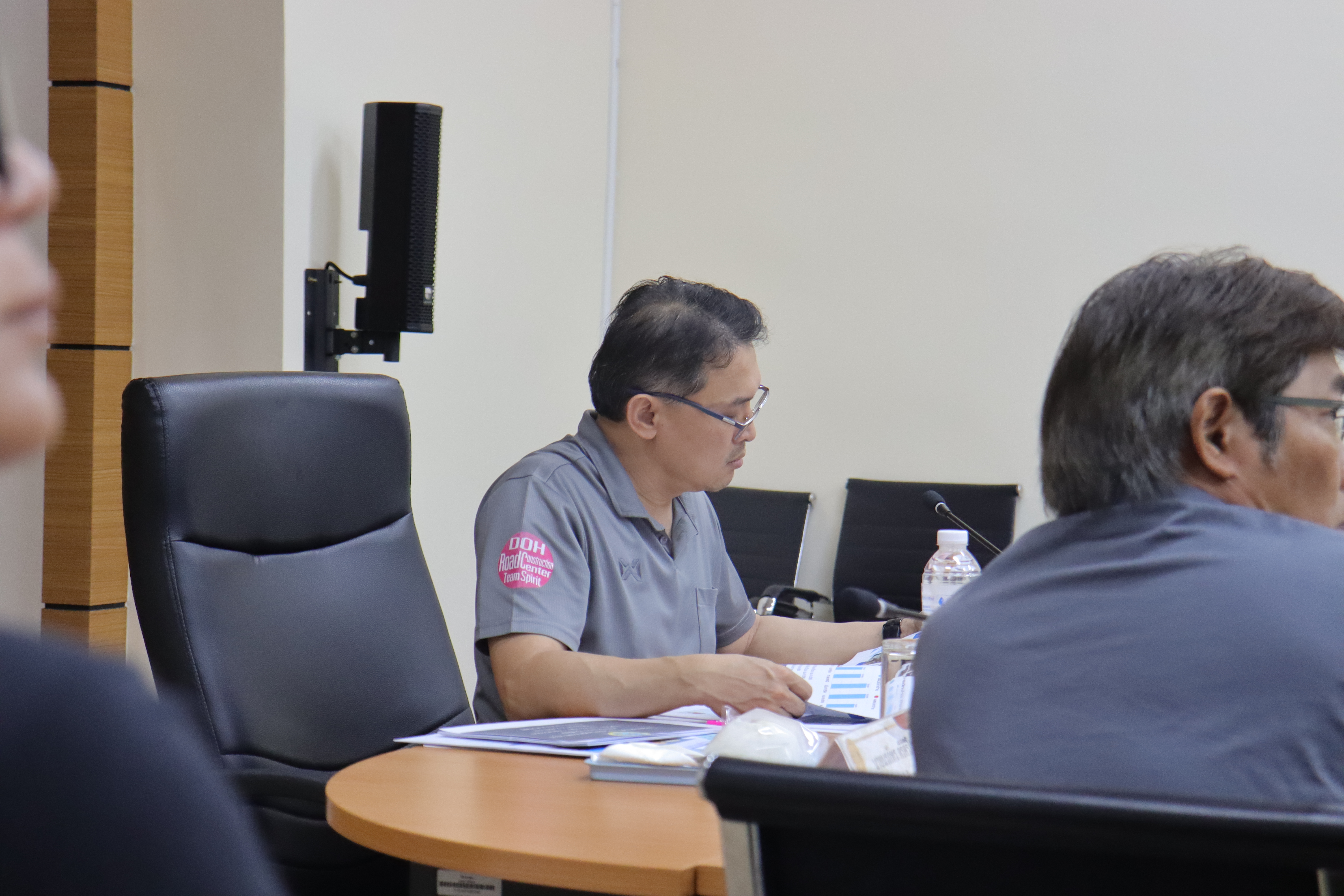 วันที่ 25 ธันวาคม 2568 เวลา 09:30 น. นายนรภัทร ตรีศิริโชติ ผู้อำนวยการศูนย์สร้างทางขอนแก่น ได้จัดการประชุม เพื่อรับมอบนโยบายแ